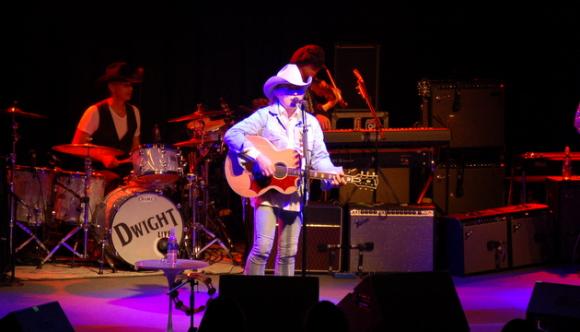 Dwight Yoakam